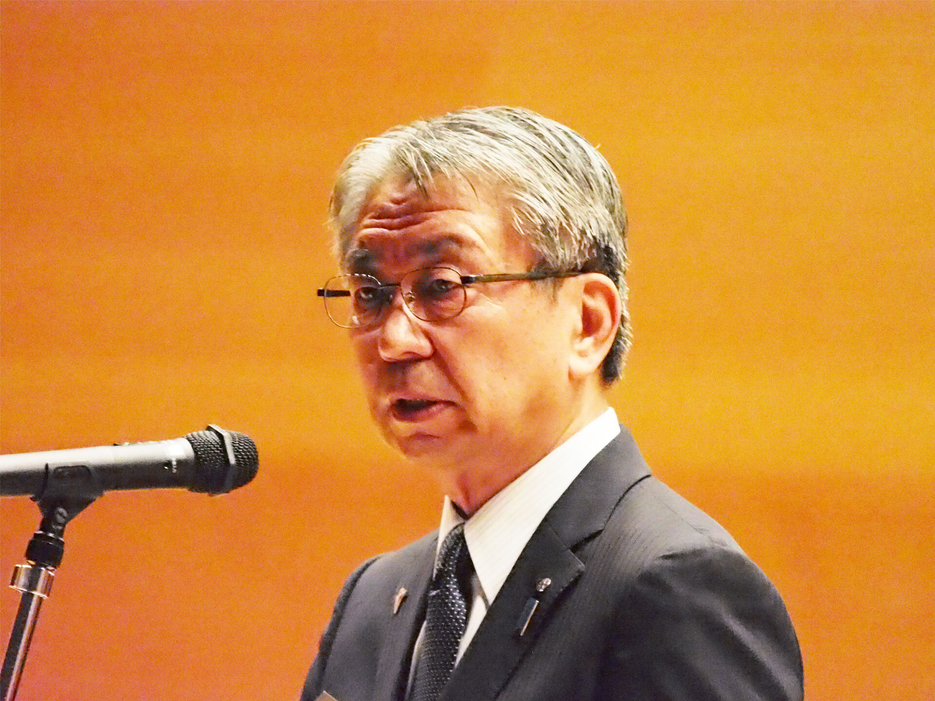 横須賀市教育委員会教育長　新倉　聡 氏