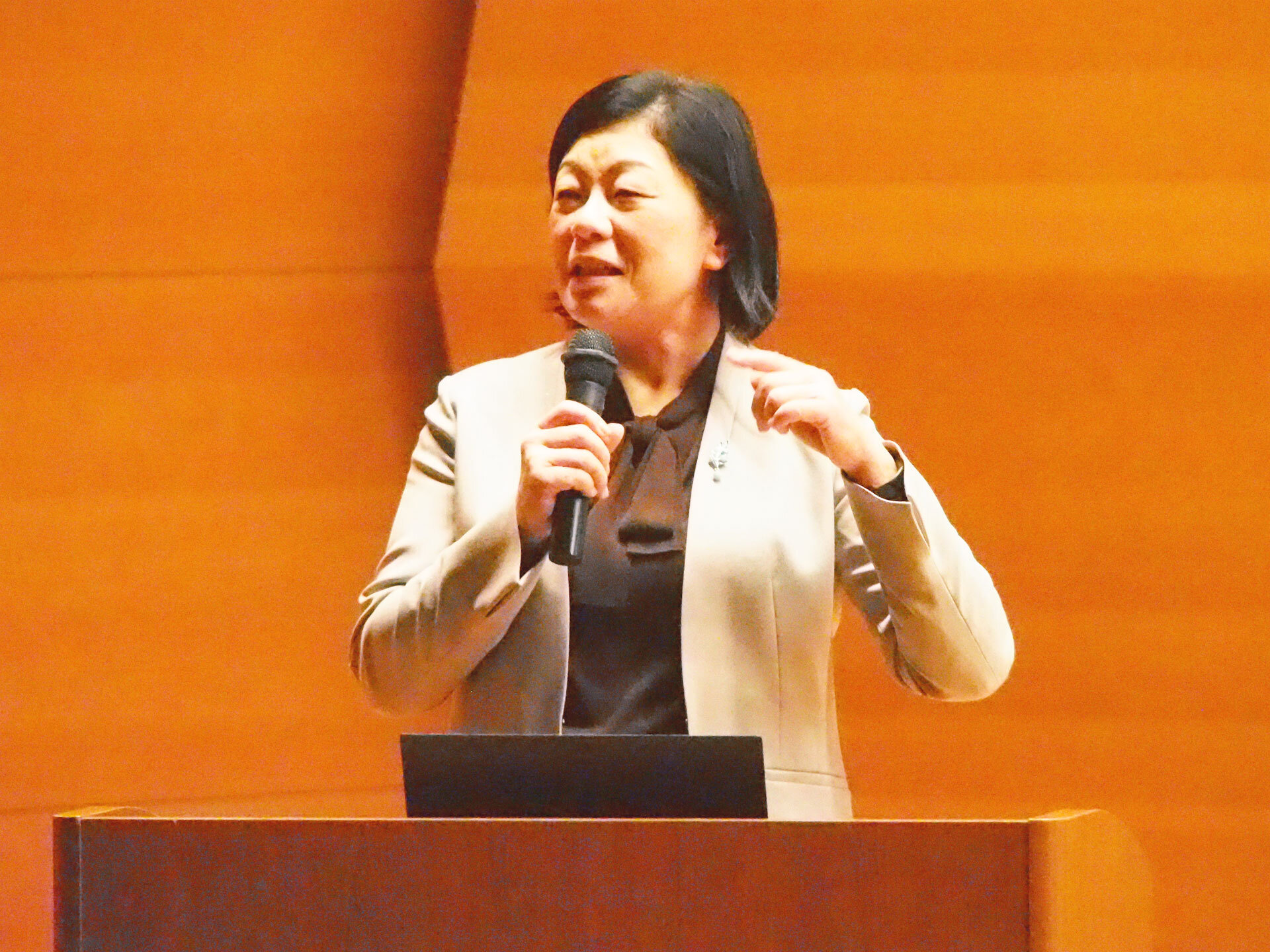 神奈川県立保健福祉大学大学院保健福祉学研究科長　鈴木 志保子 氏