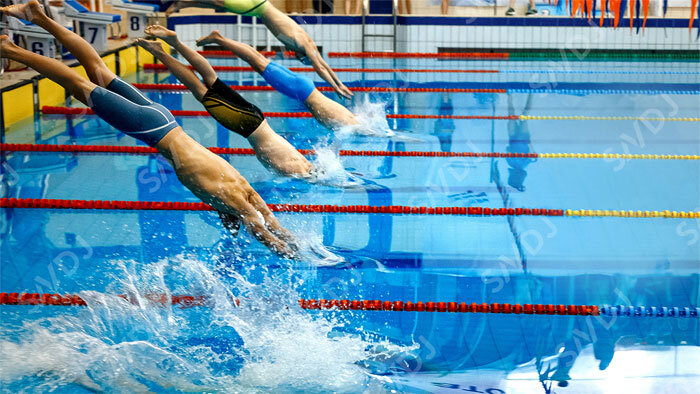 水泳選手のパフォーマンスは声援で向上する、ただし疲労が早まる可能性に注意