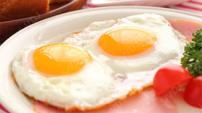 卵の摂取による心血管疾患リスクへの影響は、飽和脂肪酸の摂取量によって異なる