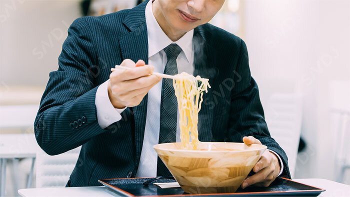 日本人男性は“非肥満”でも、わずか6日の高カロリー高脂肪食でインスリン感受性が低下する