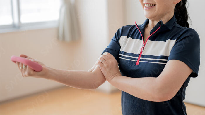 レモンマートルエキスが器具不要の低負荷筋力トレーニングの効果を増強しサルコペニア対策に　国内高齢者RCT