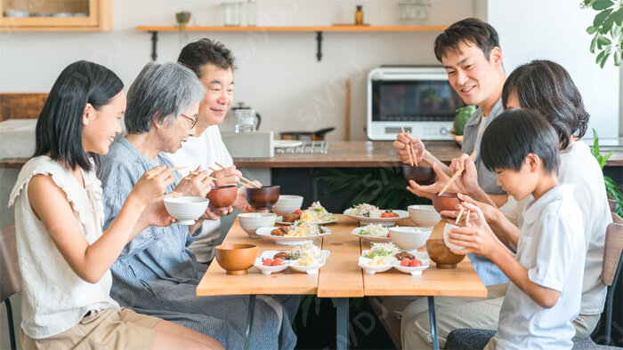 令和6年「国民健康・栄養調査」②食塩摂取量は平均9.6gとなり過去12年間で最低【栄養、身体活動、睡眠、飲酒、喫煙の状況】