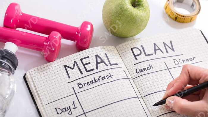 時間制限食と主要栄養素ベースのダイエット　減量効果を14週間のRCTで比較した結果は？